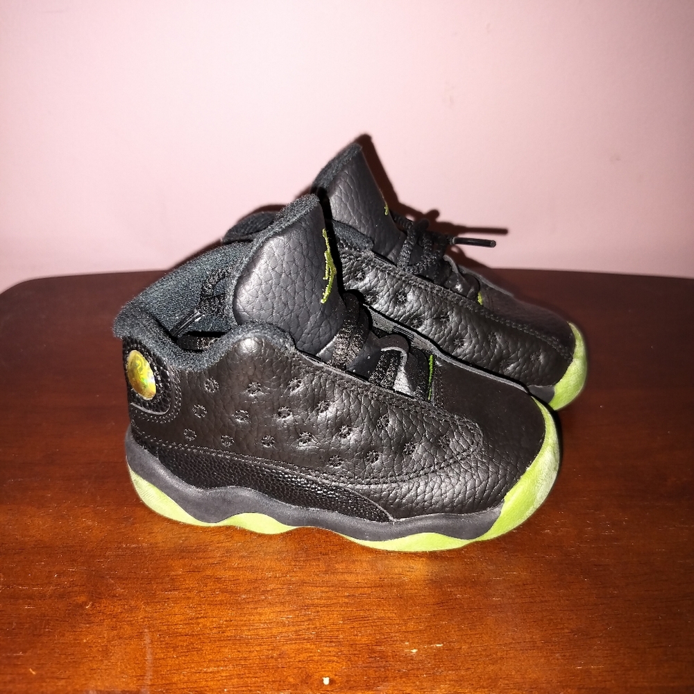 Toddler green and black Jordans size 7